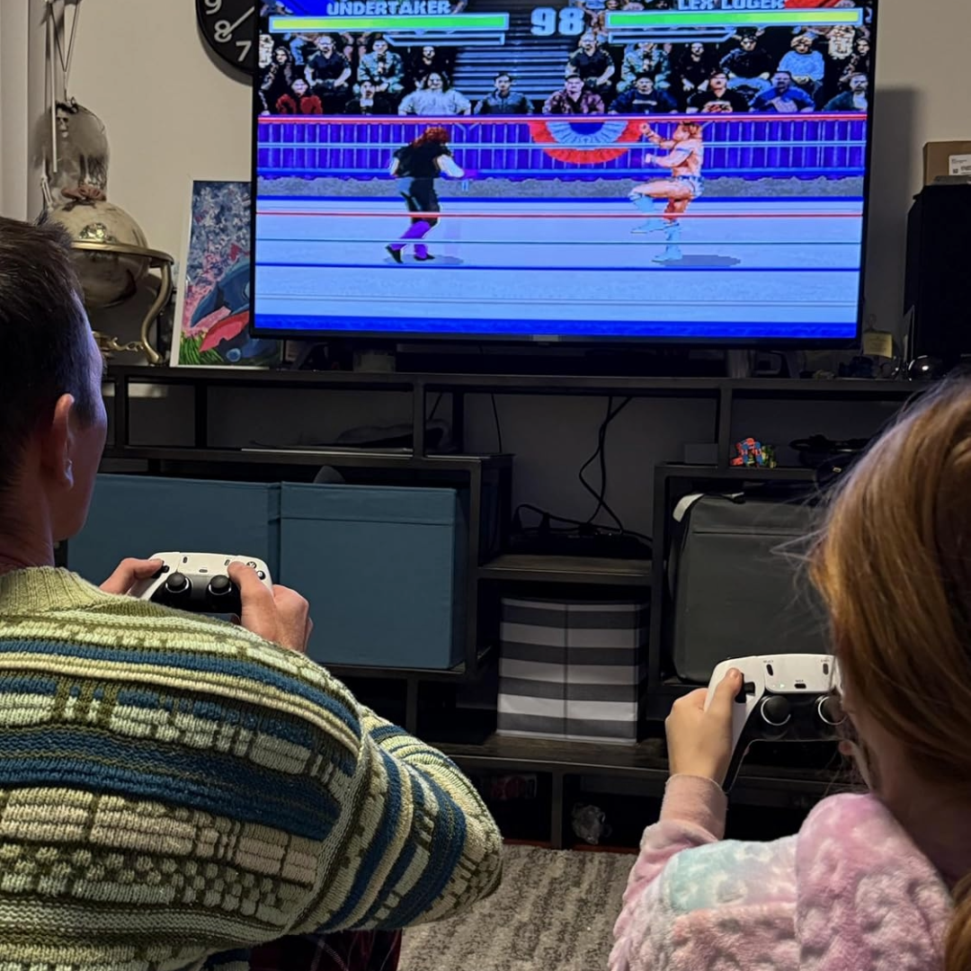 RETROPRO™️ GAMING CONSOLE + 60,000+ LICENSED GAMES (2 Free Controllers Included)